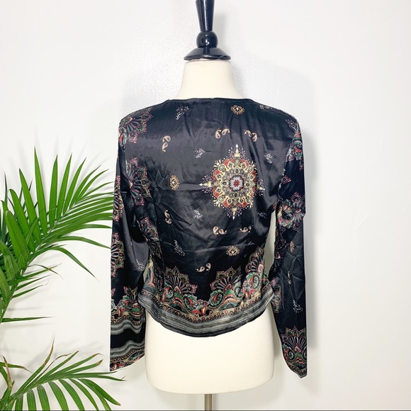 Banjul low v neck blouse - Picture 5 of 8